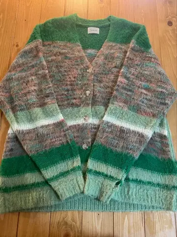 기수역의 니트 가디건 PAMM