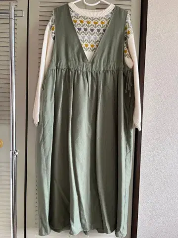 ehka sopo 오버롤 스커트 + 튤립 자카드 풀오버 세트