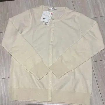 유니클로 캐시미어 크루넥 가디건