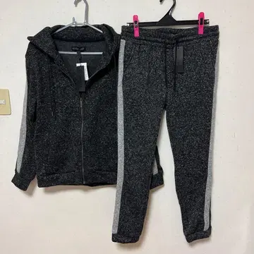 최종 가격 인하 새상품 in the attic 후드티 상하의 세트 L