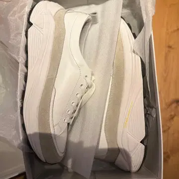 새상품급 YOAK 요크 LORRY 화이트 스니커즈 모던 40