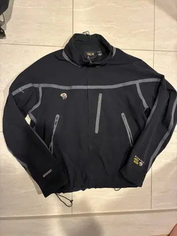 마운틴 하드웨어 블랙 자켓