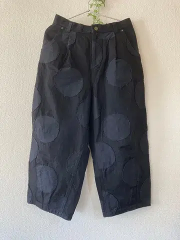 앰비덱스 / 블랙 팬츠 (물방울 패턴)