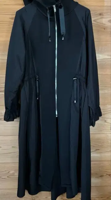 [ 새상품급 ] 스페치오 후드 부착 블랙 롱 코트