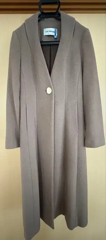 체스터 코트 릴리 브라운