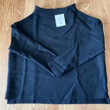 NARU 블랙 긴팔 니트