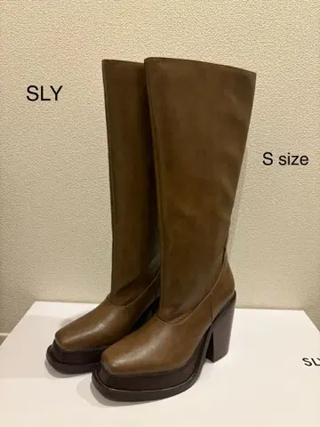 기간 한정 가격 인하 [ 새상품 ] SLY 브라운 플랫폼 힐 롱 부츠