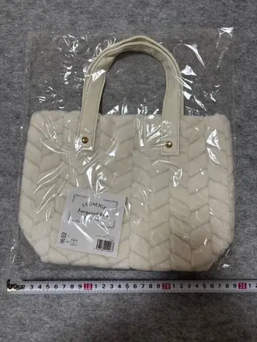 [ 미개봉 새상품 ] 화이트 뜨개질 토트백