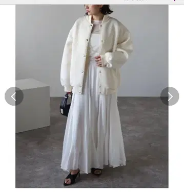 아이보리 바시티 자켓풍 자켓