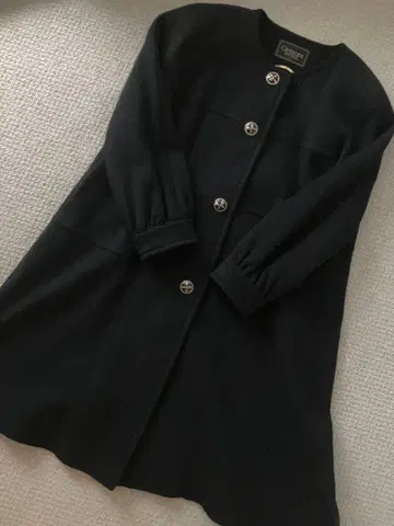 크레모나 9호 캐시미어 혼방 울 노카라 코트