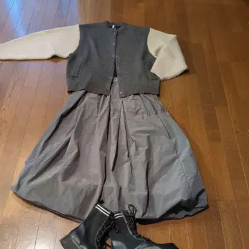 디니테코리에 소매 절개 니트 자켓