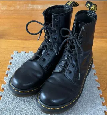 닥터마틴 8홀 24.0cm