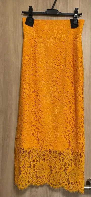 Noble 리버 레이스 I 라인 스커트