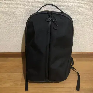 22L 데이백 백팩 800g 센터 지퍼백