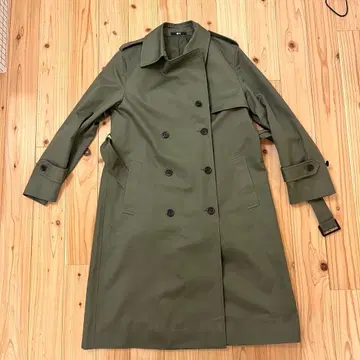 새상품급 유니클로C 트렌치코트 M 사이즈 올리브
