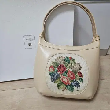Petit Point 푸치포앙 핸드백