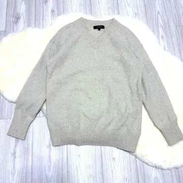 새상품급 UNTITLED 언타이틀 폭스 혼방 V넥 니트 M