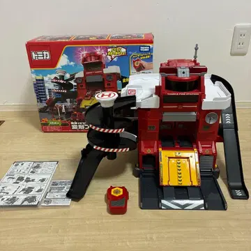TOMICA 토미카 소방서 변형 파이어 스테이션 소방차