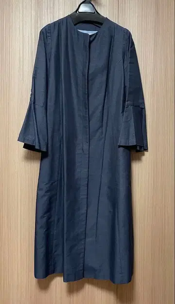 Sybilla 리본 벨트 부착 비익 노카라 코트