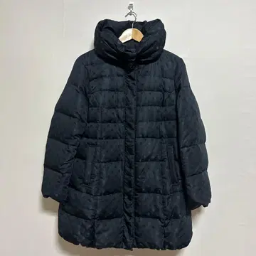 새상품급! 볼륨 다운 코트 (13호) 도트 무늬 블랙 하이넥 다운