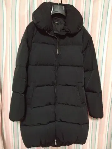 theory 블랙 다운 자켓