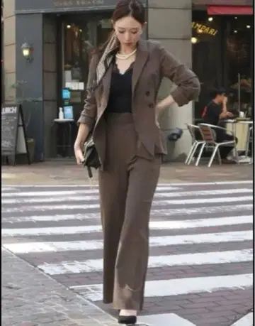 허리 쉐이프 자켓 & 테이퍼드 팬츠, 미니 스커트 3종 세트