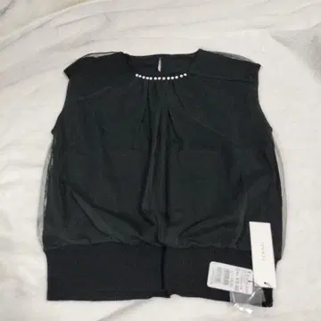 새상품 FENNEL 슬리브리스 튤 블라우스 펄 조절 9호