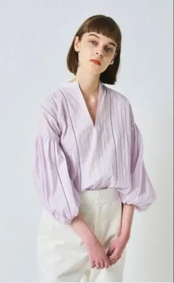 N.O.R.C 레이스 핀턱 개더 슬리브 블라우스