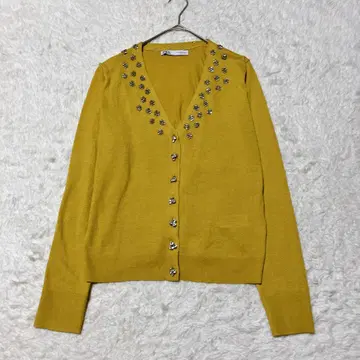 레어 [ ZARA ] 자라 긴팔 가디건 큐빅 장식(M) 머스타드