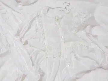 화이트 프릴 긴팔 원피스 구제 의류 딸기