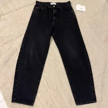 [ 새상품 ] Mila Owen 블랙 커브 데님