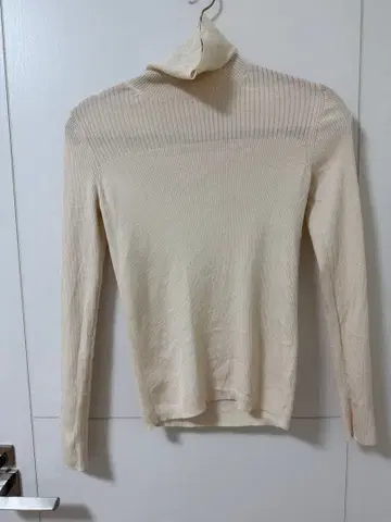 아나이 size 38 리브 실크 터틀넥 긴팔 니트