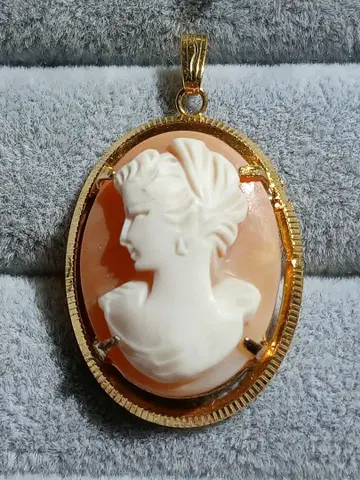 쉘 카메오 펜던트 타원형 여성의 옆모습