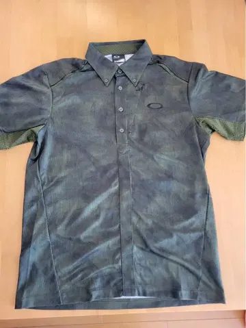 Oakley 카모플라쥬 그린 버튼 다운 셔츠 골프