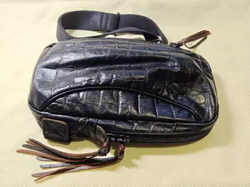 La GALLERIA 가죽 바디백