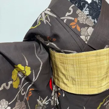 기모노 눈꽃 문양 동백 잎 흑먹색 앤티크 다이쇼 로망