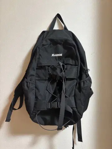 XLARGE 블랙 백팩