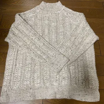 산바레 케이블 니트 하이넥 스웨터 새상품급