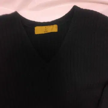 F by ROSSO 리브 V넥 긴팔 니트