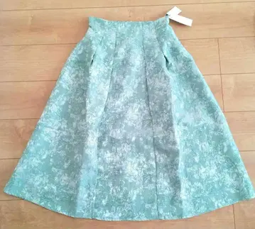 [ 새상품 택 포함 ] 토코 클로젯 플라워 자카드 스커트