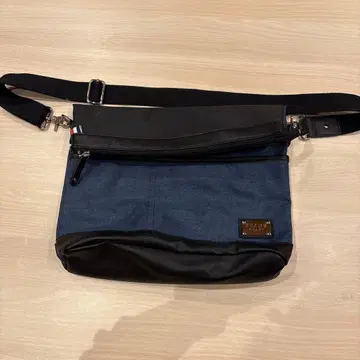 BEAMS HEART 숄더백 네이비/블랙