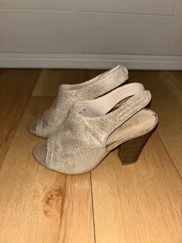 ROSE BUD 슬링백 펌프스 베이지