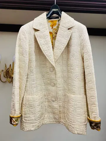 [ 새상품급 ] 레오나르, 버튼이 멋진! 꽃 패턴 퀼팅 자켓