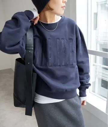 새상품급 스픽 앤 스팬 컬러 로고 맨투맨