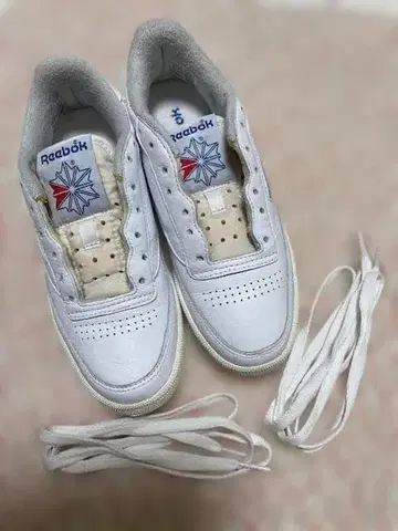 리복 화이트 스니커즈 여분 끈 포함