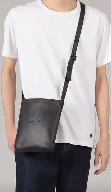 agnes b. 숄더백 블랙