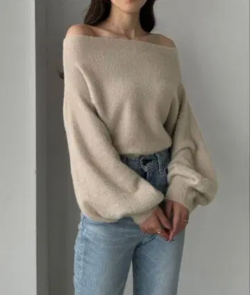 Louere 오프숄더 샤기 니트 핑크 베이지 M