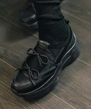 한국에서 유행하는 ELIZABETH STUART 통굽 발레 스니커즈