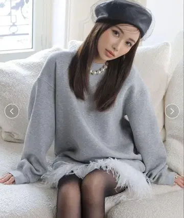 에이미 이스트 월 페더 헴 맨투맨 원피스