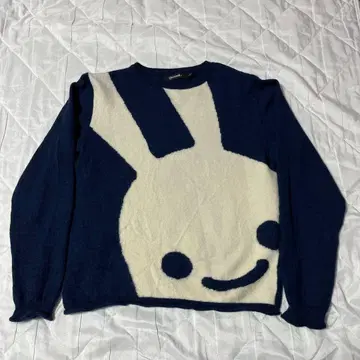 새상품급 CUNE 큔 토끼 니트 스웨터